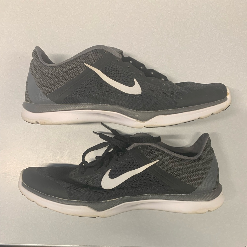 Nike Training In Season 5 Women’s Athletic Sneakers  Size 9.5  807333-001